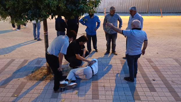 Hastane yakınındaki kazada yaralanan sürücüye, doktor duvardan atlayarak müdahale etti
