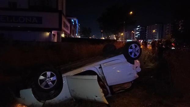 Bursa'da otomobil araziye savrulup takla attı: 5 yaralı