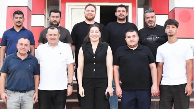 Yasemin Adar'dan Balıkesirspor'a ziyaret
