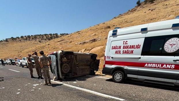 Hafif ticari araç takla attı; 2 çocuktan biri öldü diğeri yaralandı