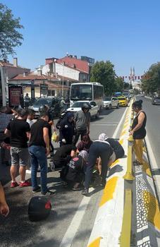 Minibüsle çarpışan motosiklet sürücüsü yaralandı