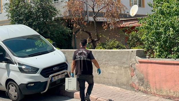 Boşanma aşamasındaki eşini bıçaklayıp, polise teslim oldu
