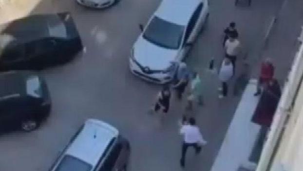 Bakırköy'de 2 kişinin yumruklu kavgası kamerada