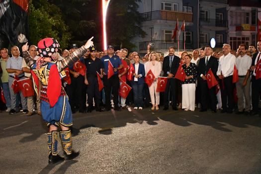 Demirci’de Kurtuluş Festivali kortej yürüyüşüyle başladı