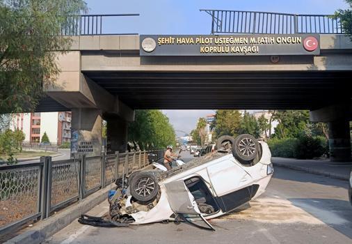 Otomobil, köprüden alt yola düştü; sürücü yaralandı