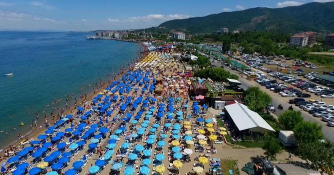 40 bin nüfuslu Çınarcık, yaz sezonunda 400 bin kişiyi ağırlıyor