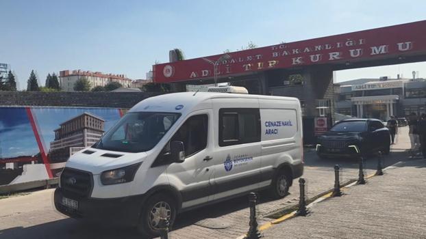 Gaziosmanpaşa'da silahla öldürülen Şerife'nin cenazesi Adli Tıp'tan alındı