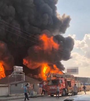 Elazığ’da fabrika yangını; ekipler müdahale ediyor