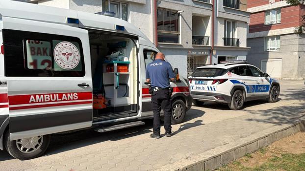Seyyar satıcı sokak ortasında bıçaklandı