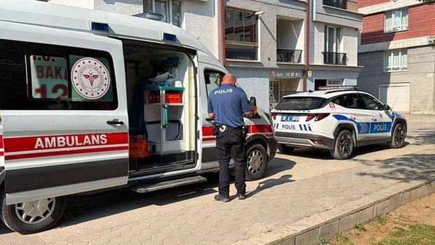 Seyyar satıcı sokak ortasında bıçaklandı