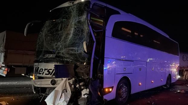 Şanlıurfa'da iki yolcu otobüsü çarpıştı: 13 yaralı