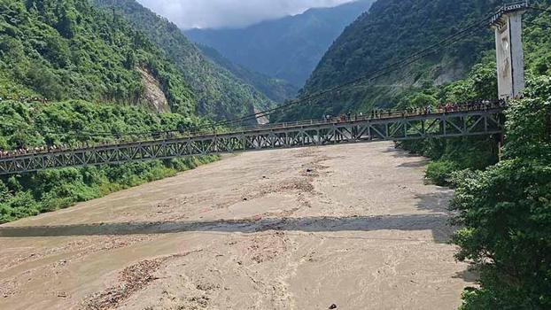 Nepal'deki selde can kaybı 165'e yükseldi