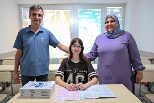 Büyükşehir destekledi önce liseyi ardından üniversiteyi kazandı