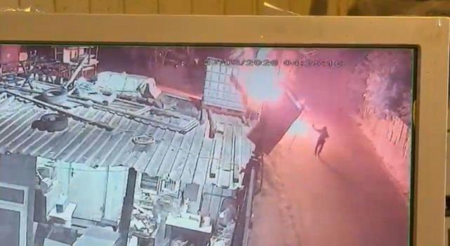Avcılar’da oto galerideki araçları ateşe verip iş yeri sahibinden 10 milyon lira haraç istediler