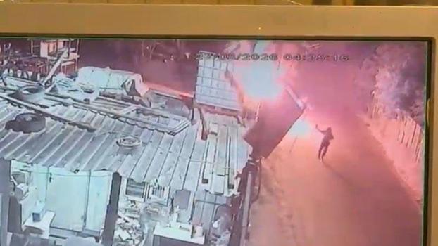 Avcılar’da oto galerideki araçları ateşe verip iş yeri sahibinden 10 milyon lira haraç istediler