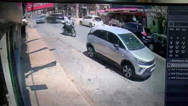Ümraniye'de cipin çarptığı otomobil sürücüsü yaralandı; çocuğunu motokurye bir an olsun bırakmadı