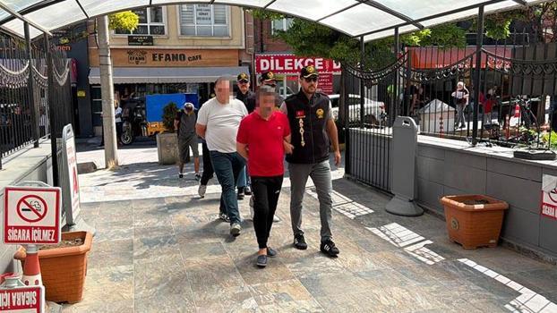 Evinde misafir ettiği arkadaşını bıçaklayarak öldüren şüpheli ve 3 arkadaşı adliyede
