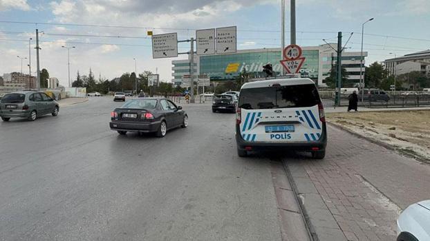 Kıskançlık nedeniyle akranını bıçakladı