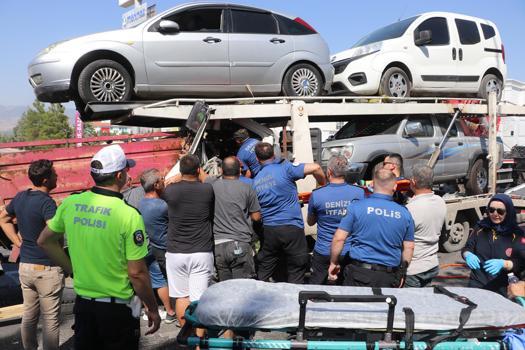 Denizli'de çekicisi ile kamyonet çarpıştı; 2 yaralı