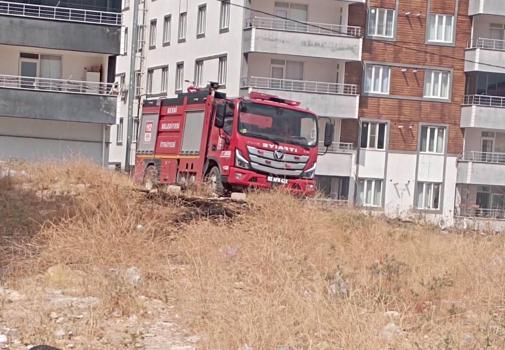 Adıyaman'da boş arazideki anız yangını söndürüldü