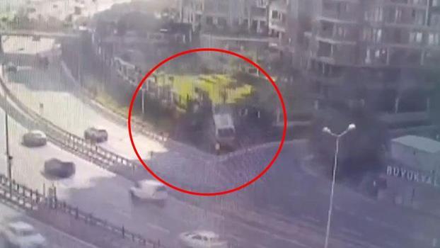 Zeytinburnu'nda 1 kişinin öldüğü 17 kişinin yaralandığı İETT kazası kamerada