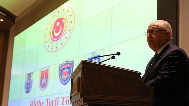 Bakan Güler, üst rütbeye terfi eden personel için düzenlenen törene katıldı