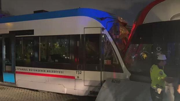 Zeytinburnu'nda 2 tramvay çarpıştı; yaralılar var