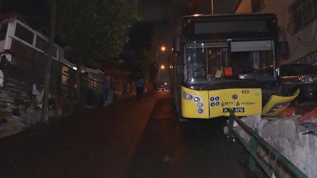 Sarıyer'de İETT otobüsü bariyere çarptı