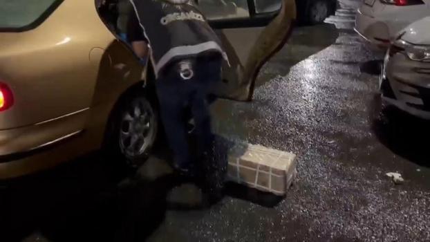 İstanbul’da silah kaçakçılarına operasyon: 120 tabanca ele geçirildi