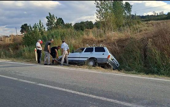 Kütahya’da otomobil şarampole savruldu; 4 yaralı