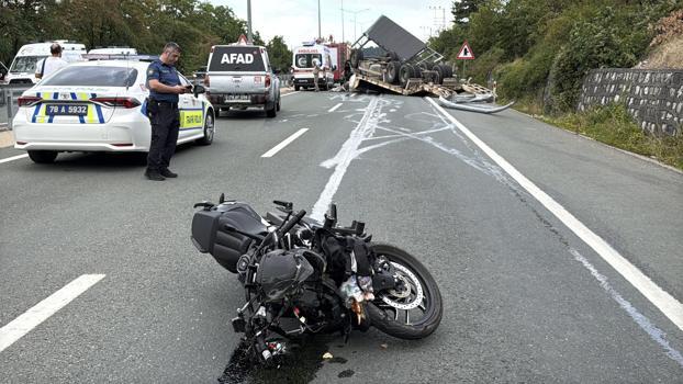 Karşı şeride geçen çekici, motosiklet ile çarpıştı: 2 ölü