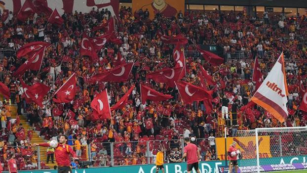 Galatasaray - Göztepe maçında ilk düdük çaldı