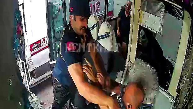 Ambulans ve özel halk otobüsü ÅŸoförlerinin kavgası kamerada
