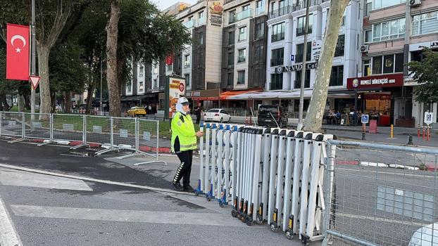 İstanbul'da 30 Ağustos Zafer Bayramı nedeniyle Vatan Caddesi trafiğe kapatıldı