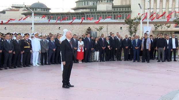 Taksim Meydanı'nda 30 Ağustos Zafer Bayramı töreni