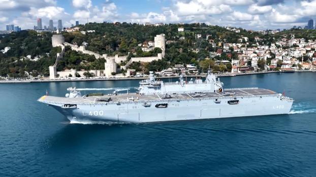 Deniz Kuvvetleri Komutanlığı'na bağlı 15 gemi İstanbul Boğazı'ndan geçiyor - 1