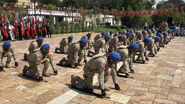 Komandoların 30 Ağustos gösterisi ilgiyle izlendi