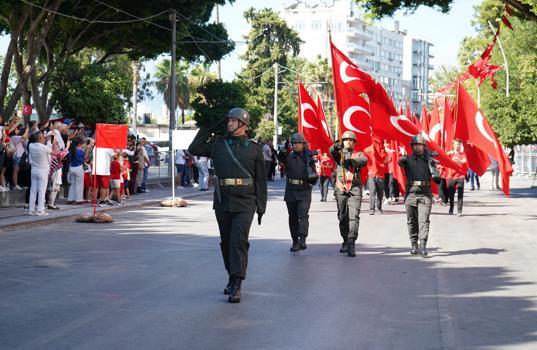 Antalya'da 30 Ağustos Zafer Bayramı coşkusu