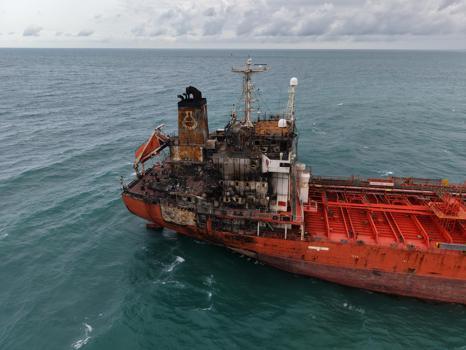 Karadeniz’de dron saldırısına uğrayan tanker, Samsun’da karaya oturdu