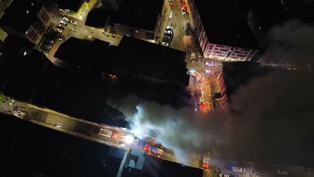 Erzurum’da 5 katlı bir binanın çatısında yangın / Ek Fotoğraflar