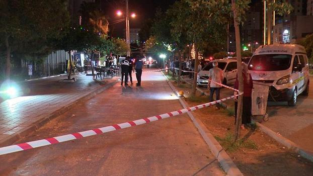 Kaldırımda yürürken silahlı saldırıda yaralandı