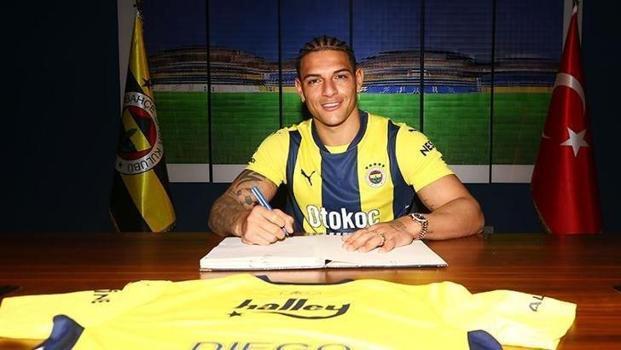 Fenerbahçe, Diego Carlos'a Parma ile transfer görüşmeleri yapması için izin verildiğini açıkladı