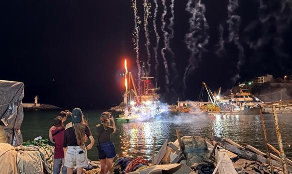 Tekirdağlı balıkçılar, dualar ve havai fişek gösterileriyle denize açıldı