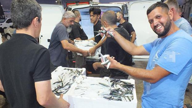 Balık avı sezonu açıldı, Bandırma Balık Hali’nde yoğunluk yaşandı