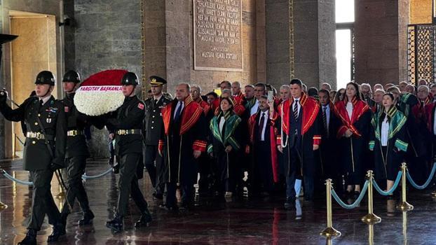 Yargıtay üyelerinden adli yıl açılışında Anıtkabir'e ziyaret