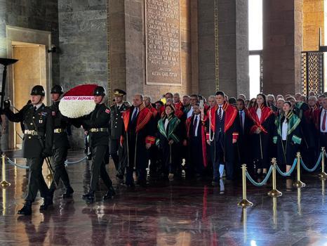 Yargıtay üyelerinden adli yıl açılışında Anıtkabir'e ziyaret