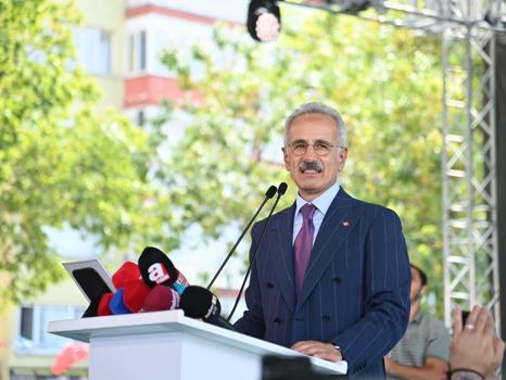 Bakan Uraloğlu: Trabzon’un ilk raylı sistem projesiyle yeni bir çağın kapısını aralıyoruz