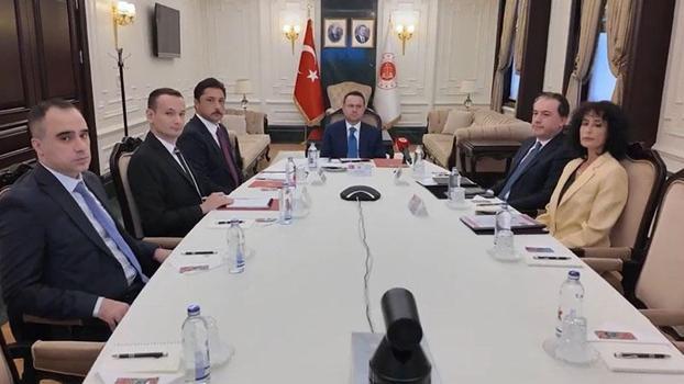 Bakan Gürlek, Yunan mevkidaşı Floridis ile görüştü