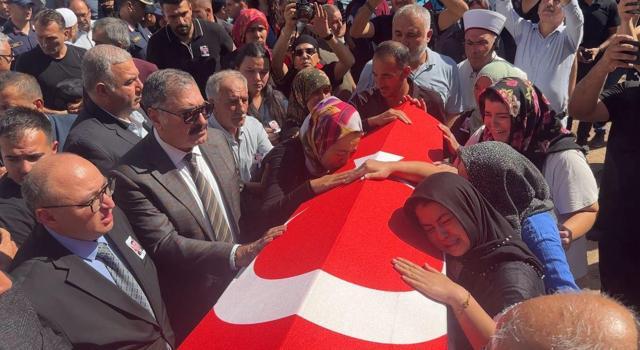 Girne açıklarındaki gemi kazasında hayatını kaybeden uzman çavuş toprağa verildi