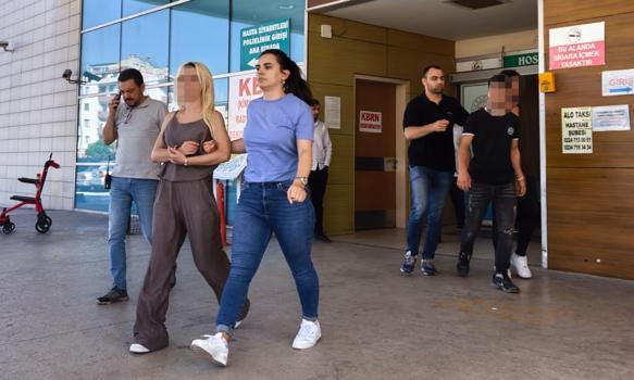 Kimlik bilgilerini ele geçirdikleri kişinin adına hesap açıp, dolandırıcılık yaptılar